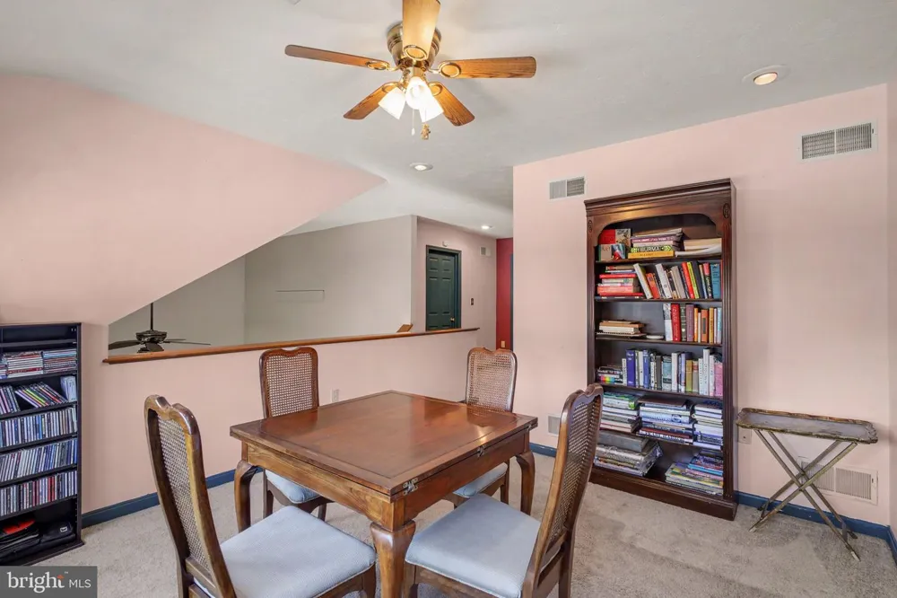 1122 ROOSEVELT COURT Hanover, PA 17331