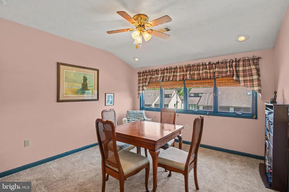 1122 ROOSEVELT COURT Hanover, PA 17331
