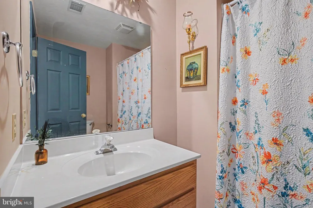1122 ROOSEVELT COURT Hanover, PA 17331