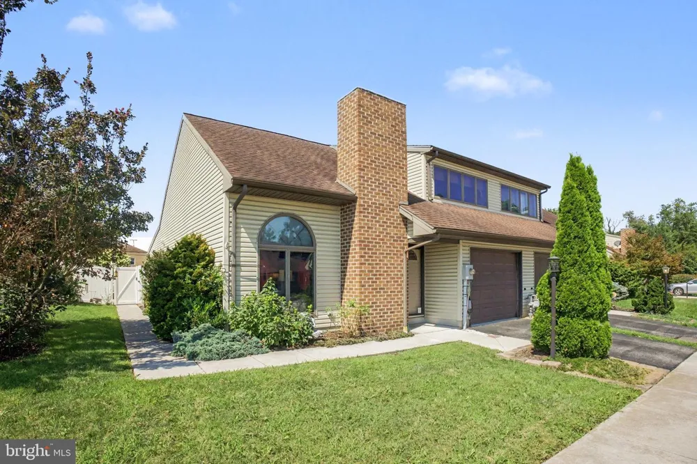 1122 ROOSEVELT COURT Hanover, PA 17331