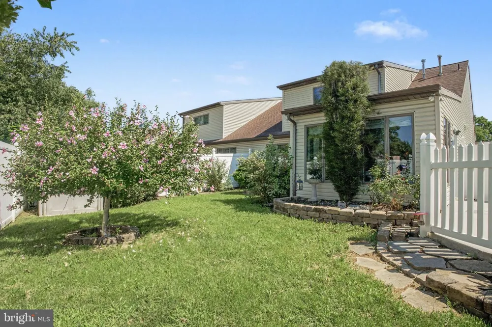 1122 ROOSEVELT COURT Hanover, PA 17331