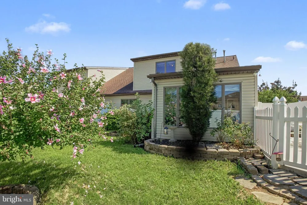 1122 ROOSEVELT COURT Hanover, PA 17331