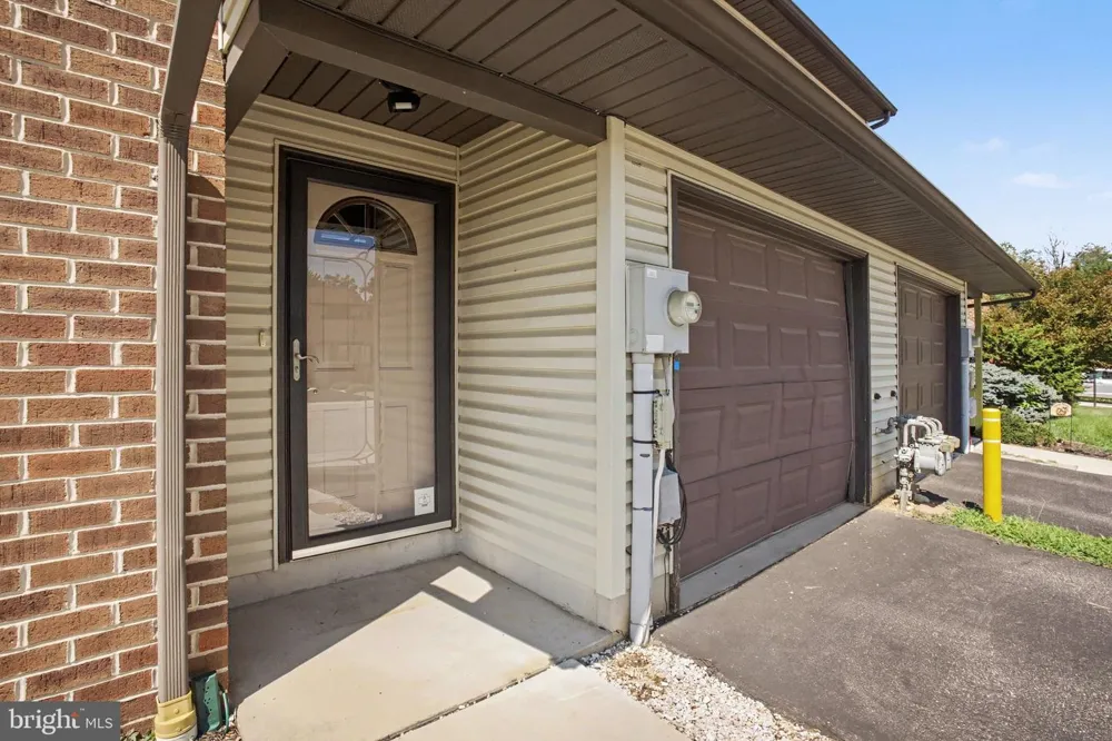 1122 ROOSEVELT COURT Hanover, PA 17331