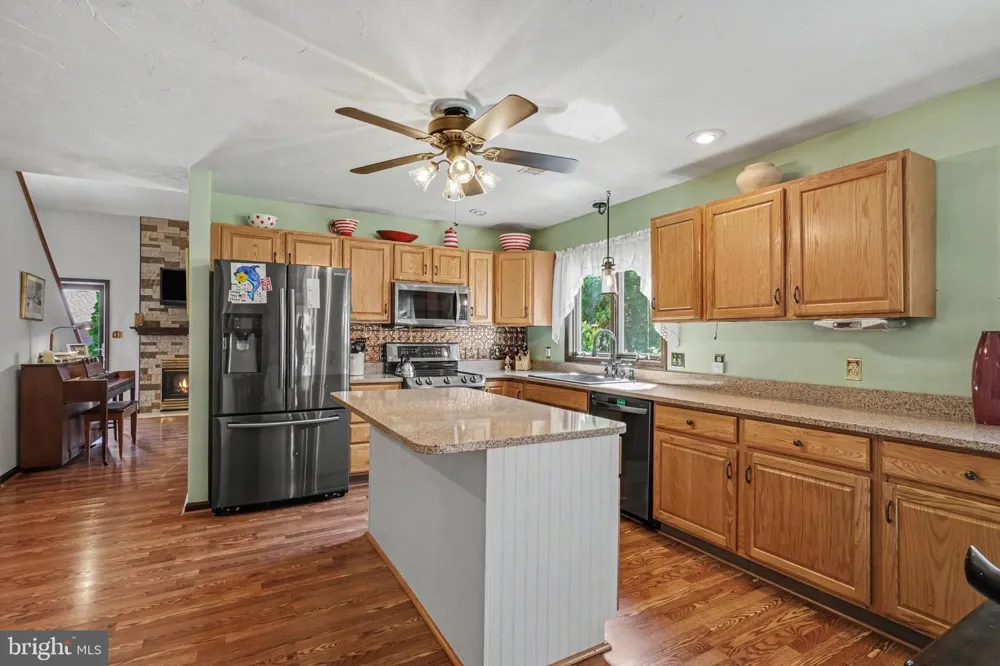 1122 ROOSEVELT COURT Hanover, PA 17331