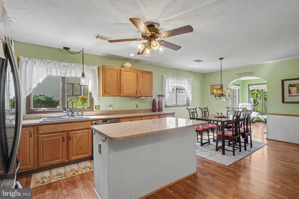 1122 ROOSEVELT COURT Hanover, PA 17331