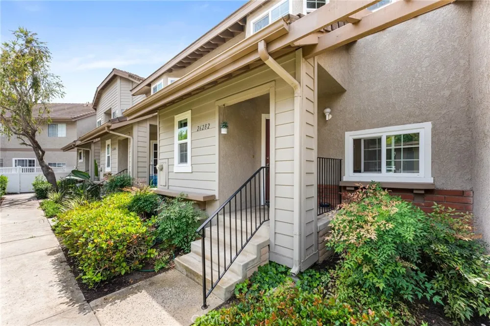 26282 Hanover Laguna Hills, CA 92653