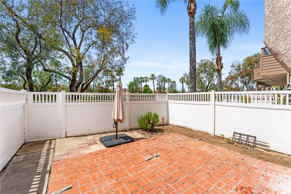 26282 Hanover Laguna Hills, CA 92653