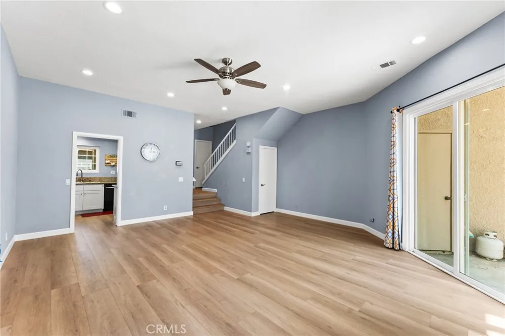 26282 Hanover Laguna Hills, CA 92653