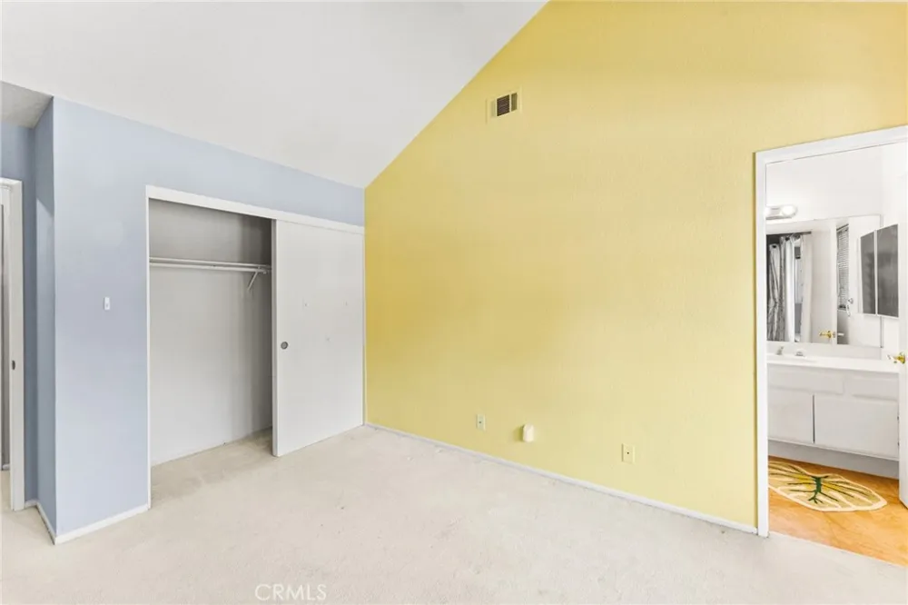 26282 Hanover Laguna Hills, CA 92653