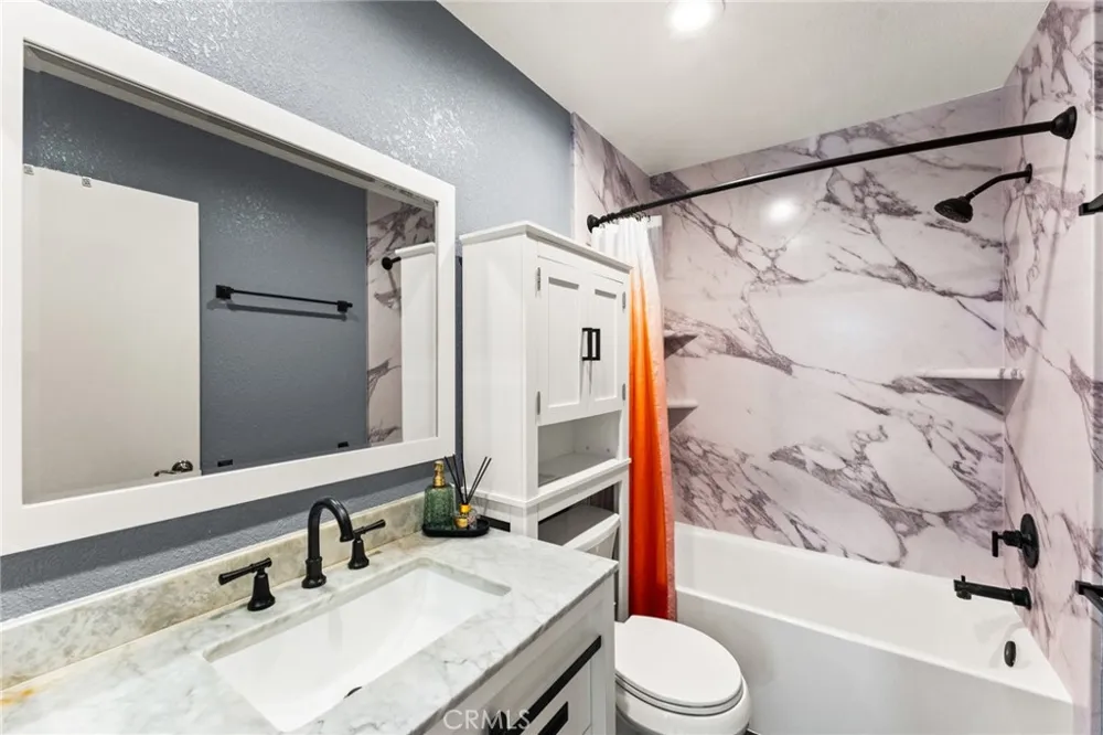 26282 Hanover Laguna Hills, CA 92653