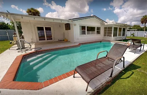 129 E Lake Drive