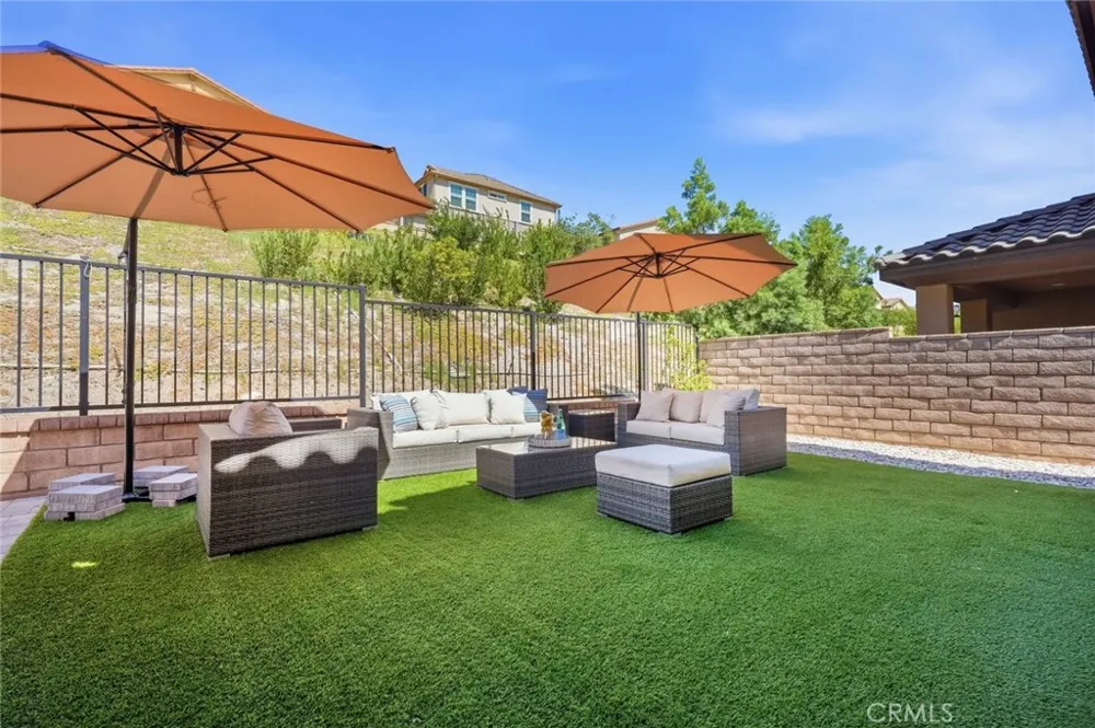 27364 Ellery Place Saugus, CA 91350