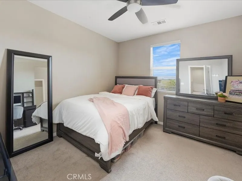 27364 Ellery Place Saugus, CA 91350