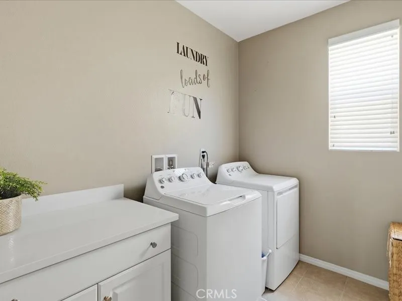 27364 Ellery Place Saugus, CA 91350