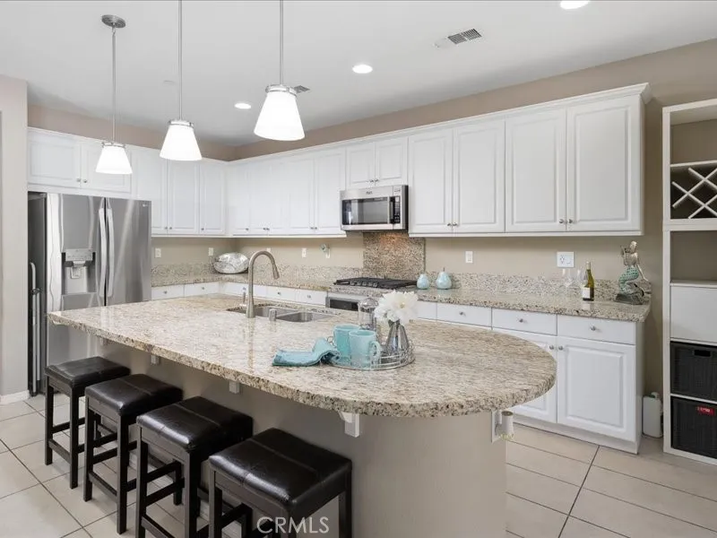 27364 Ellery Place Saugus, CA 91350