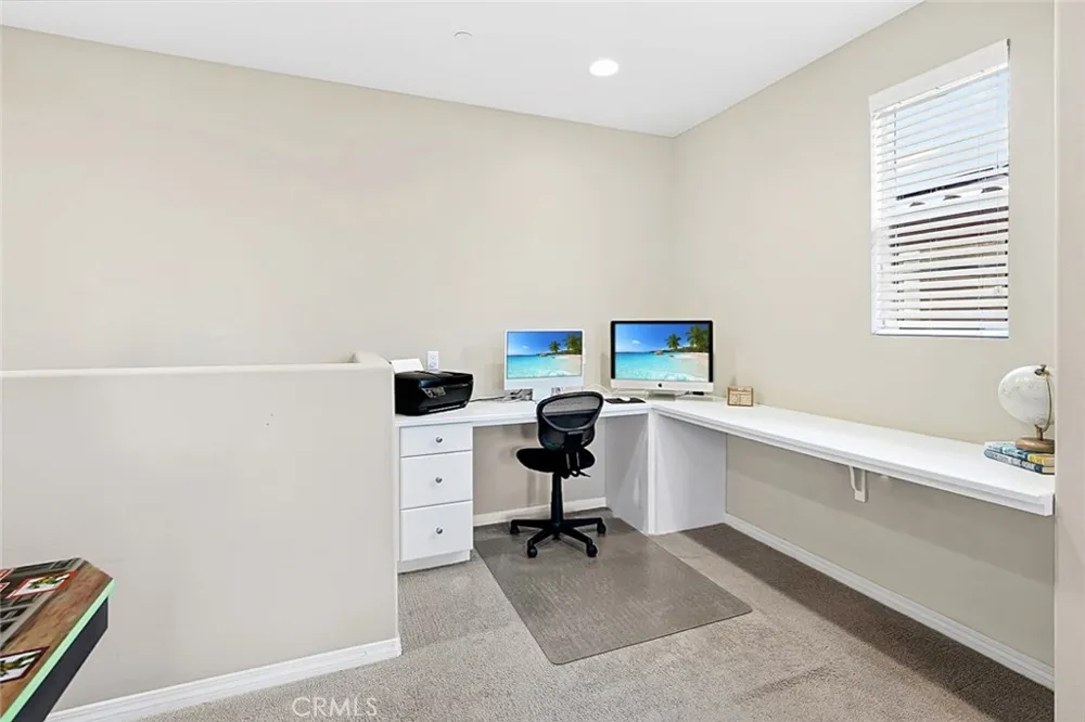 27364 Ellery Place Saugus, CA 91350