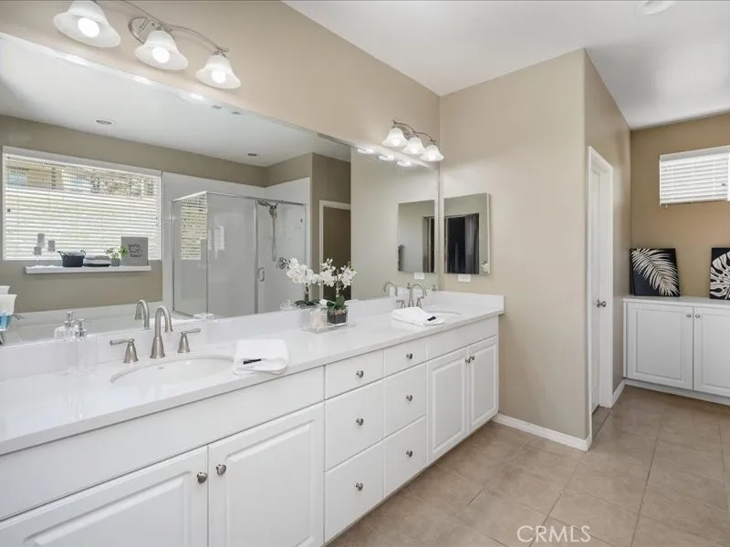 27364 Ellery Place Saugus, CA 91350