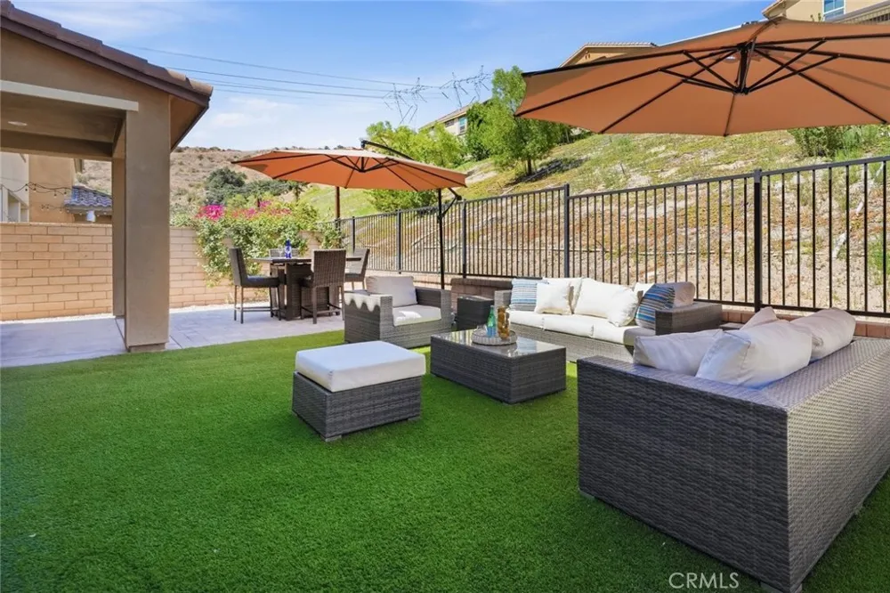 27364 Ellery Place Saugus, CA 91350