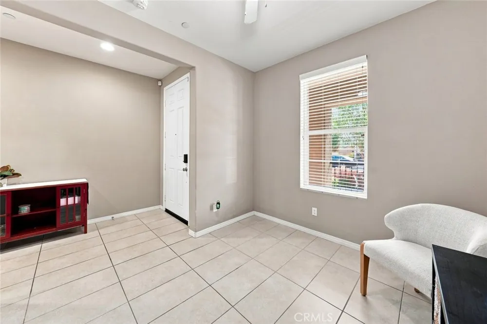 27364 Ellery Place Saugus, CA 91350