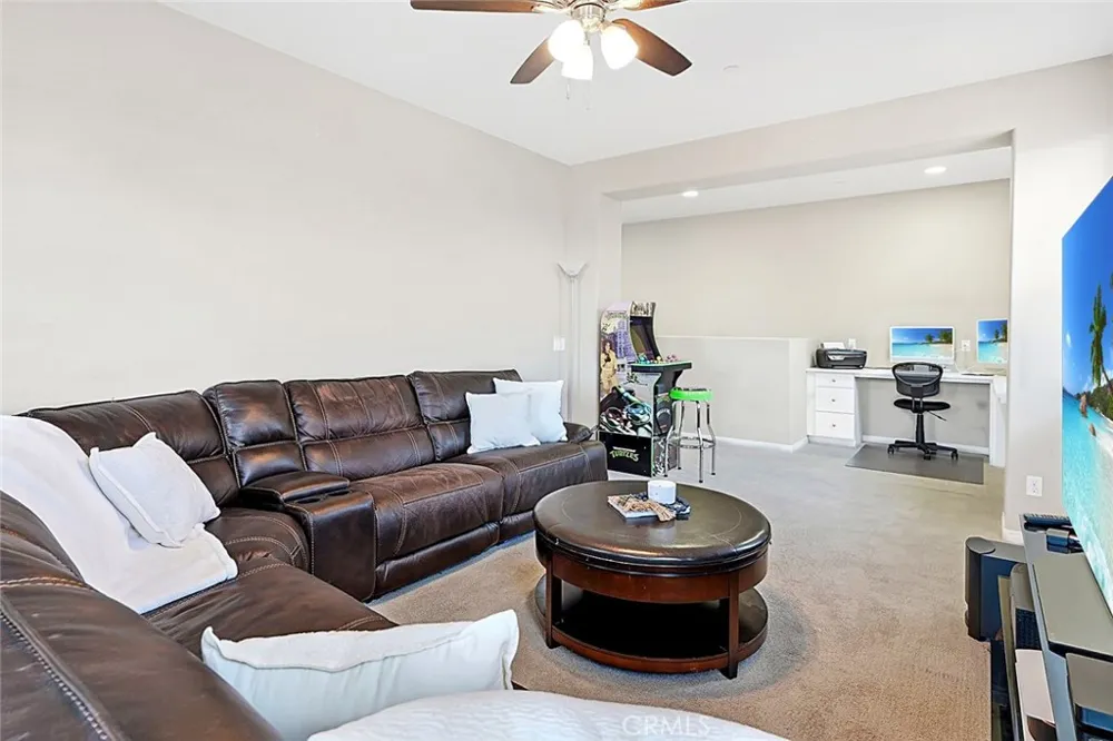 27364 Ellery Place Saugus, CA 91350
