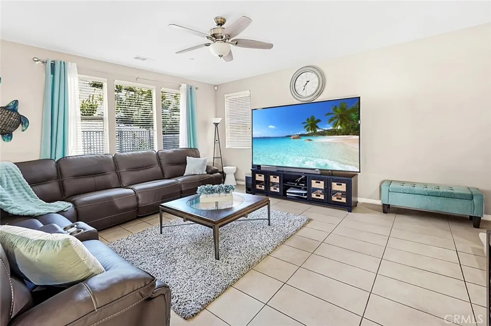27364 Ellery Place Saugus, CA 91350