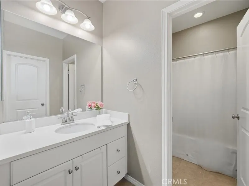 27364 Ellery Place Saugus, CA 91350