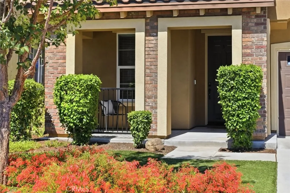 27364 Ellery Place Saugus, CA 91350