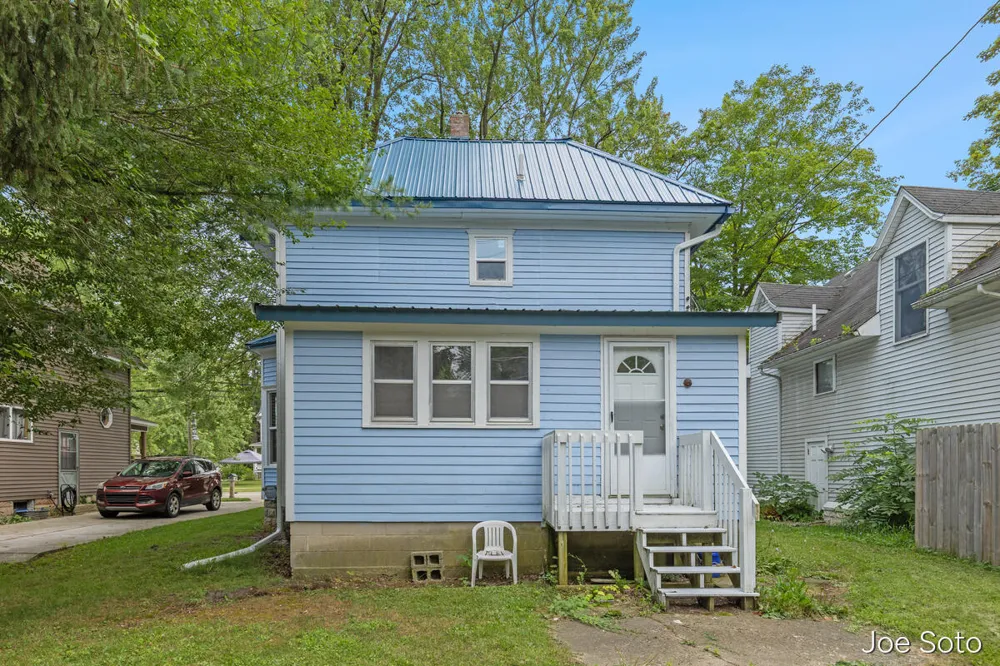 117 E Wright Avenue Shepherd, MI 48883
