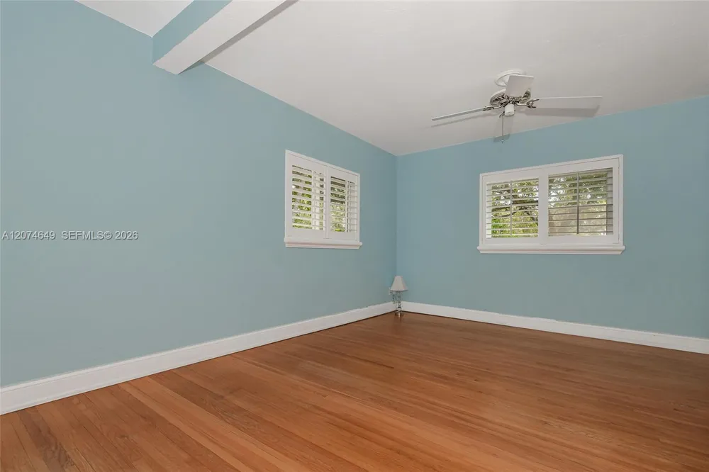 989 Eastward Dr Miami Springs, FL 33166