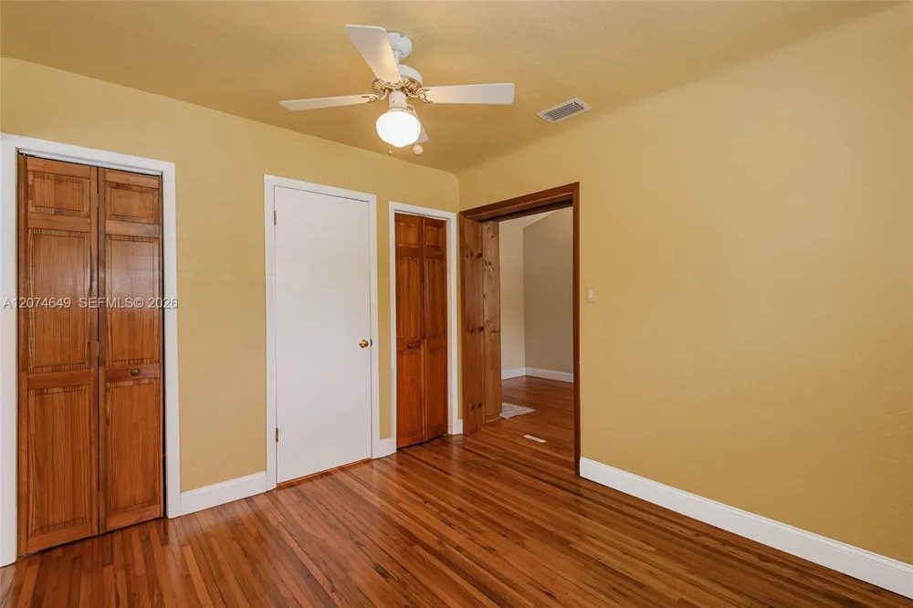 989 Eastward Dr Miami Springs, FL 33166