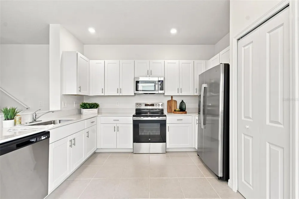 36159 RISA MICHELE STREET Zephyrhills, FL 33541