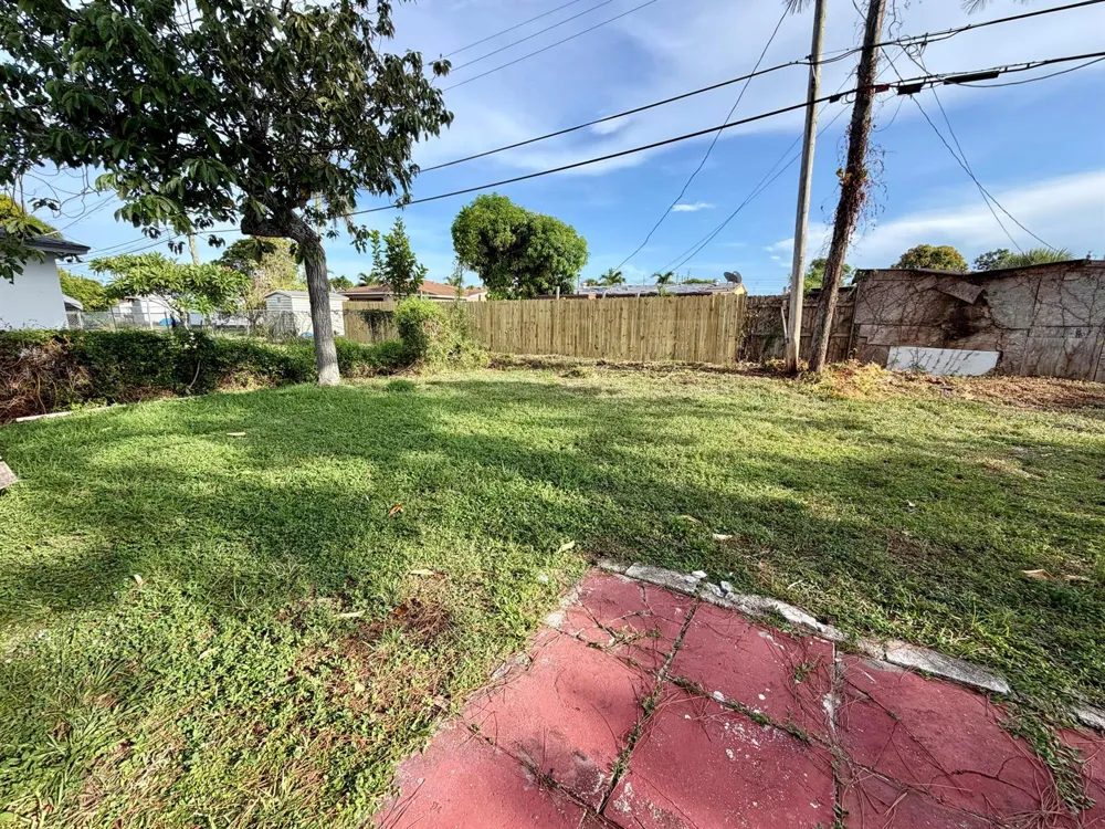1061 W 4TH STREET Riviera Beach, FL 33404