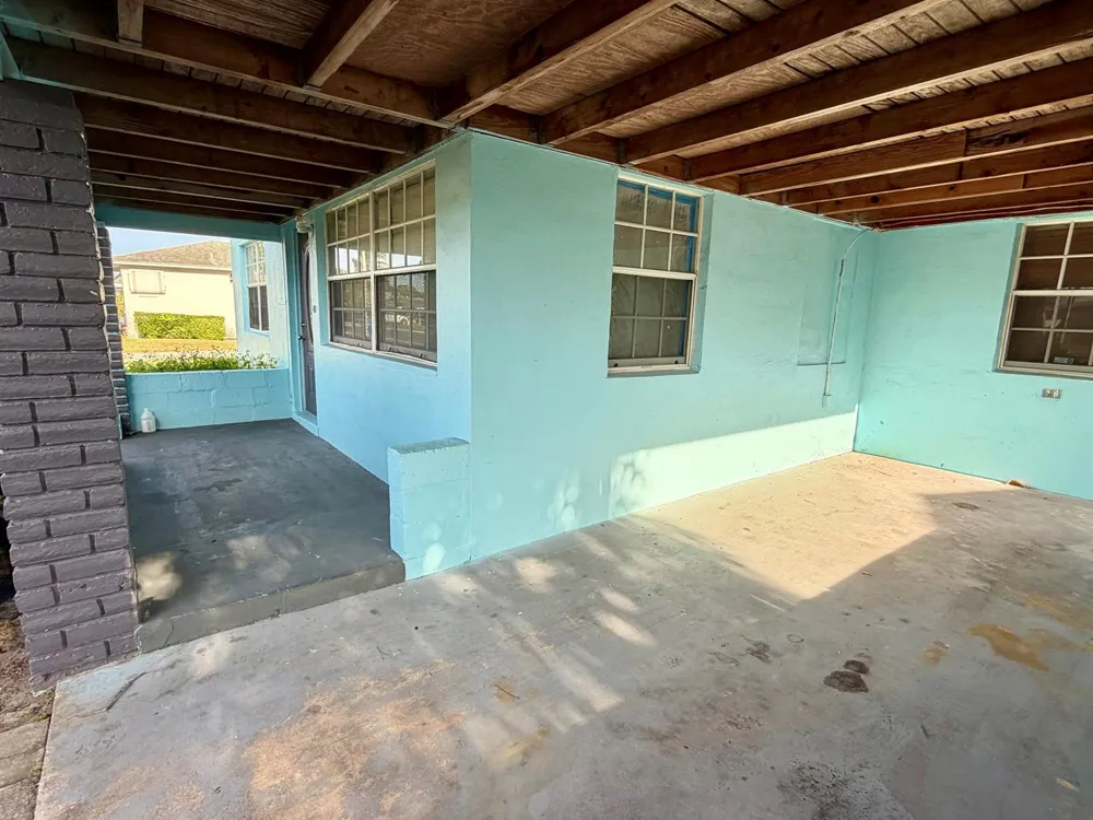 1061 W 4TH STREET Riviera Beach, FL 33404