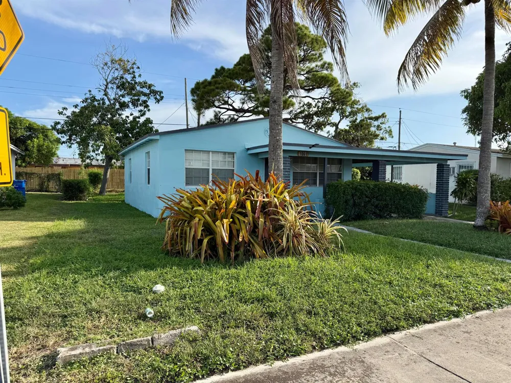 1061 W 4TH STREET Riviera Beach, FL 33404