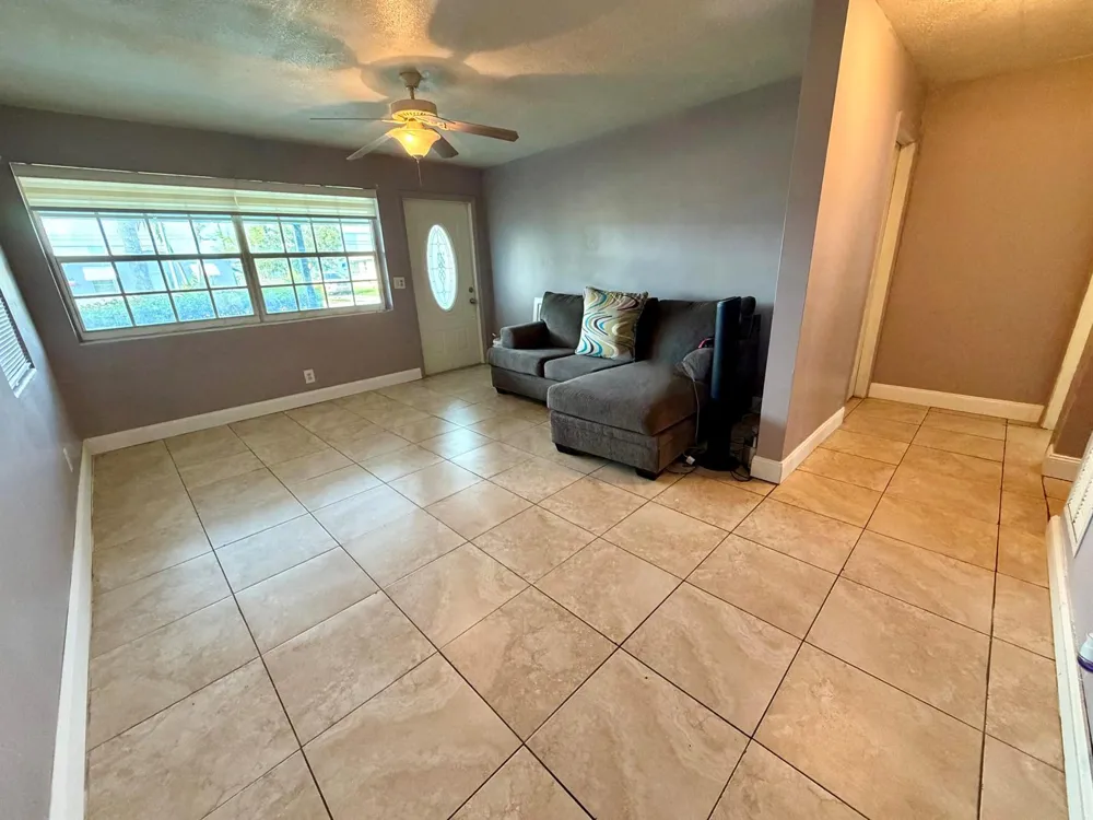 1061 W 4TH STREET Riviera Beach, FL 33404