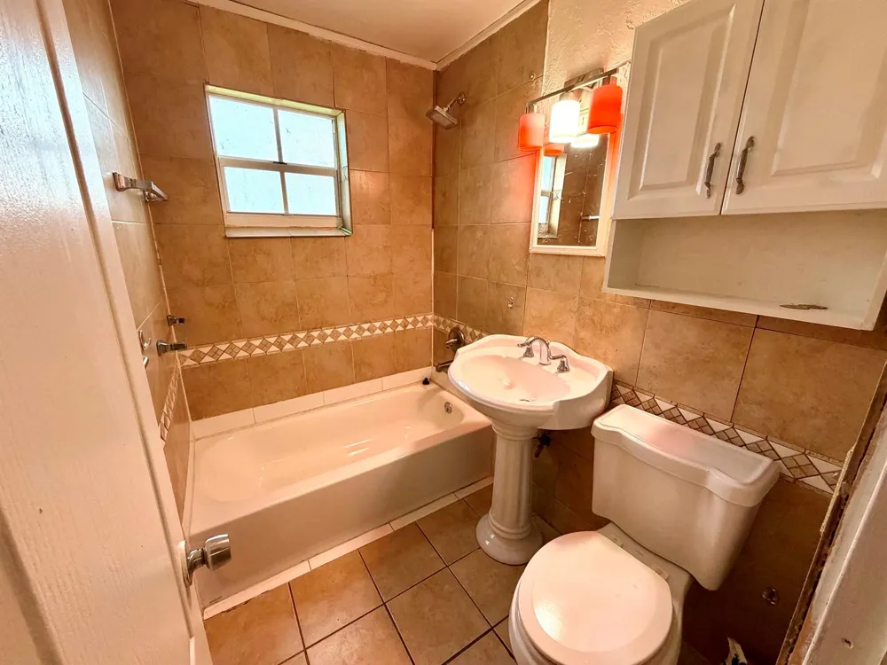 1061 W 4TH STREET Riviera Beach, FL 33404