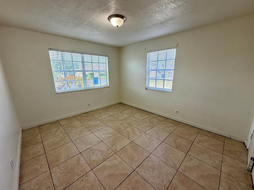 1061 W 4TH STREET Riviera Beach, FL 33404