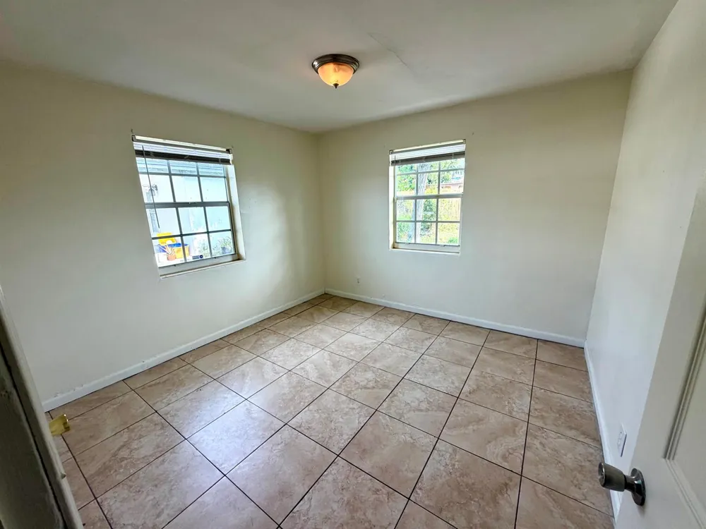 1061 W 4TH STREET Riviera Beach, FL 33404