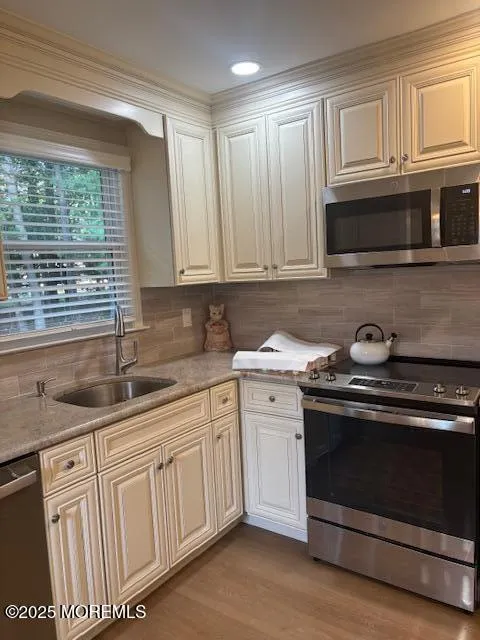 786 Hudson Parkway Whiting, NJ 08759