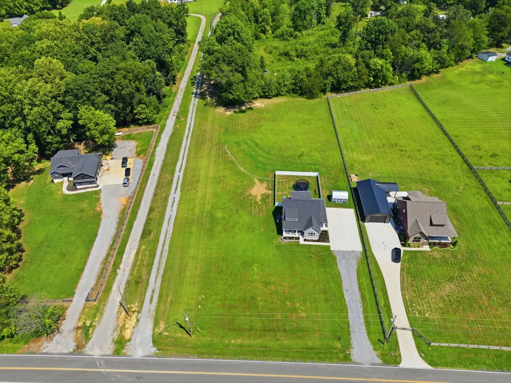 8934 Cedar Grove Rd Cross Plains, TN 37049