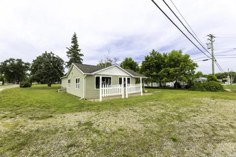 6894 Lakeshore Road