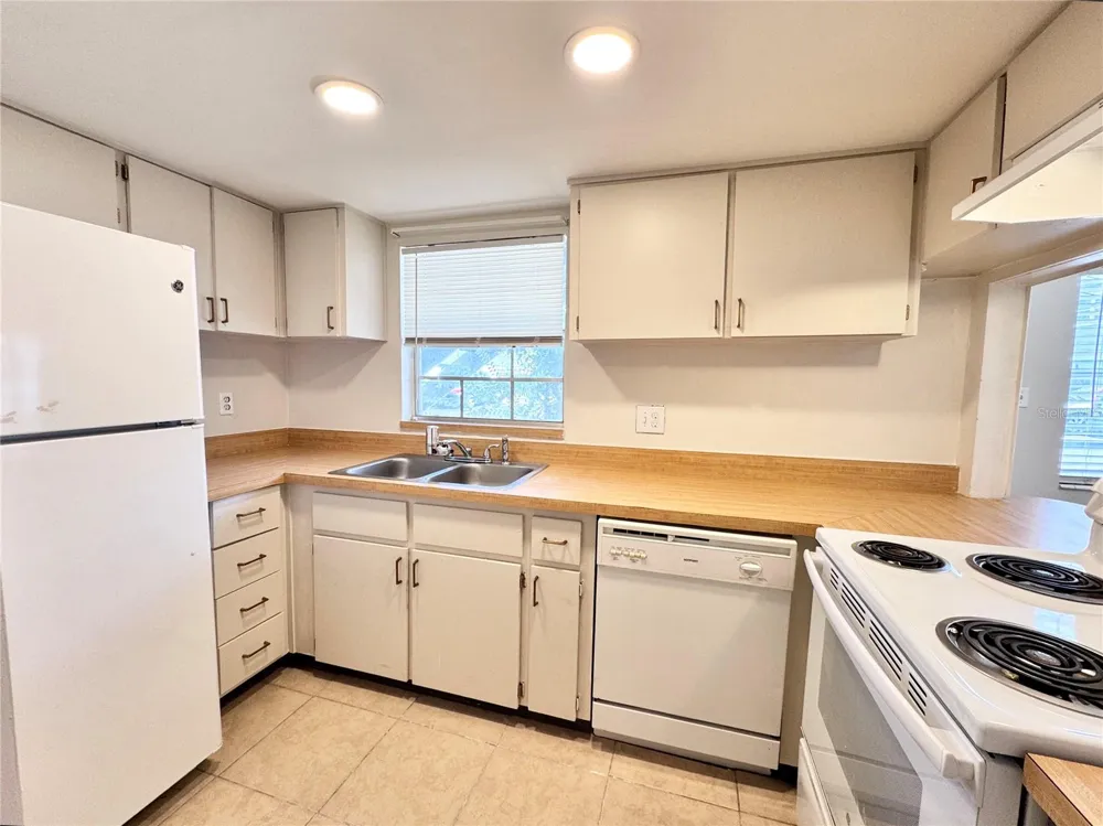 1000 S SEMORAN BOULEVARD #305 Winter Park, FL 32792