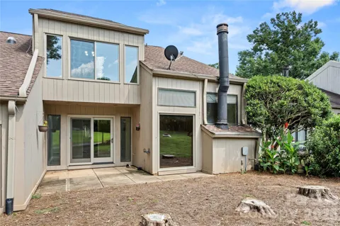 102 Ridgeport Road