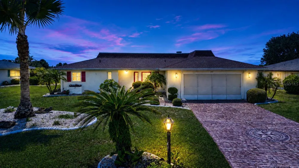 301 CRANSTON PLACE Sun City Center, FL 33573