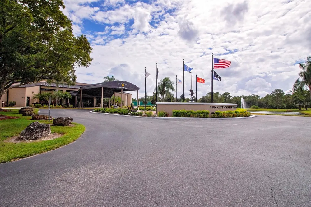 301 CRANSTON PLACE Sun City Center, FL 33573