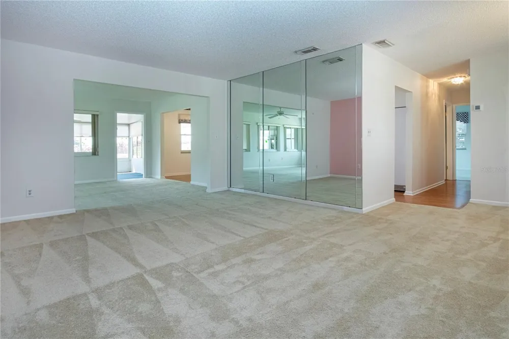 301 CRANSTON PLACE Sun City Center, FL 33573