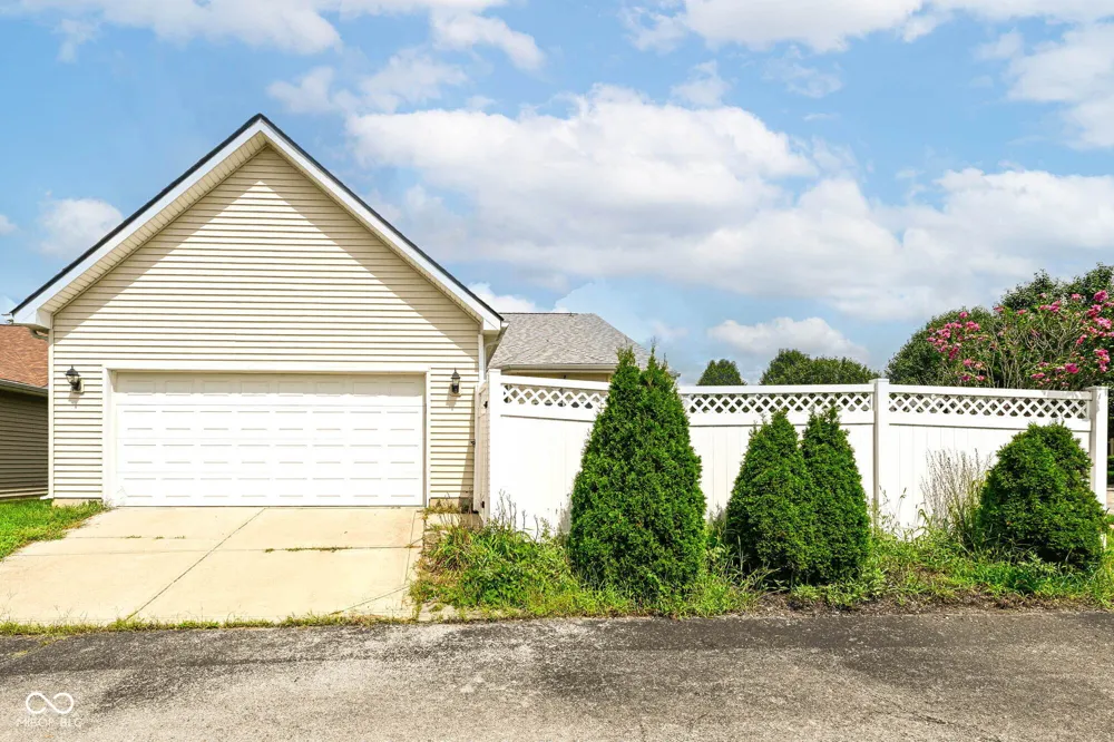 871 Maidstone Avenue Westfield, IN 46074