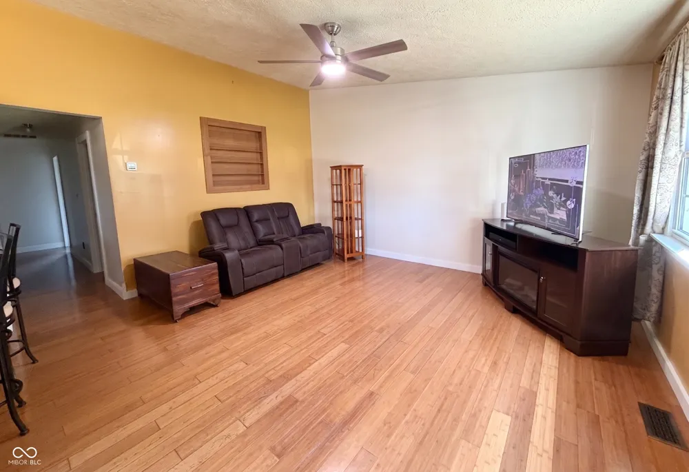 1026 Fox Trace Drive Anderson, IN 46013