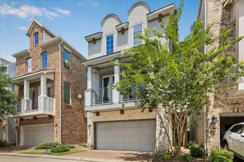 1704 Oak Leaf Pass Drive