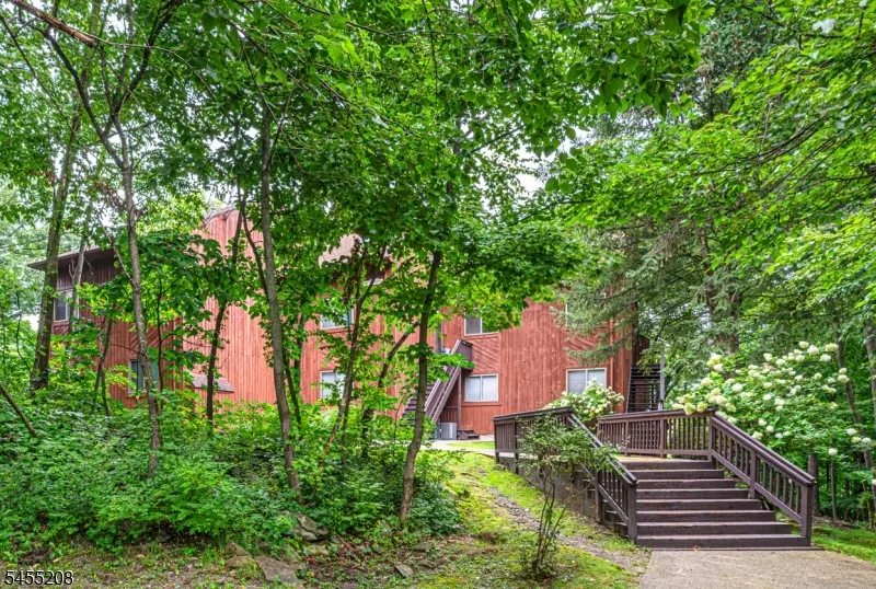 3 Point O Woods Ter 2 #2 Unit 2 Vernon, NJ 07462